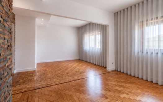 T2 Remodelado com Elegância no Coração de S João da Madeira